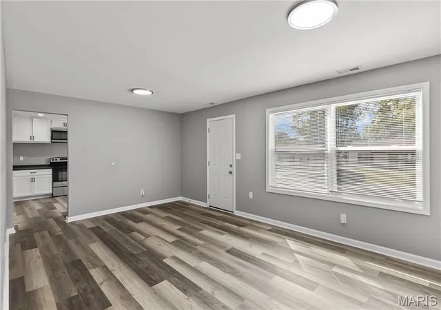Photo 4 of Sale Pending at 9834 Vickie Pl, Saint Louis, MO 63136 | MLS# MIS26056988 | Listing updated on 2026-09-11