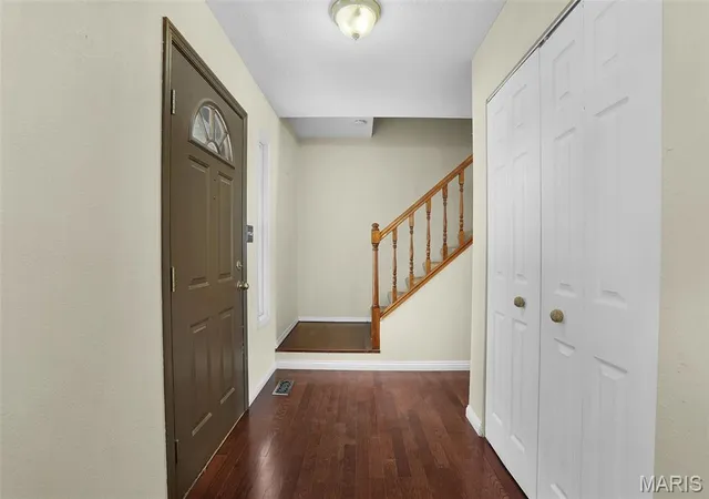 Photo 4 of Sale Pending at 824 Piquard Ct, Maryville, IL 62062 | MLS# MIS26056999 | Listing updated on 2026-09-10