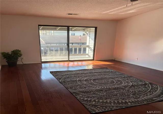 Photo 4 of Condo for sale at 1637 Summergate Pkwy #N, Saint Peters, MO 63303 | MLS# MIS26057035 | Listing updated on 2026-09-04