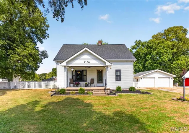 Photo 2 of Sale Pending at 7106 Triple Lakes Rd, Columbia, IL 62236 | MLS# MIS26057041 | Listing updated on 2026-09-11