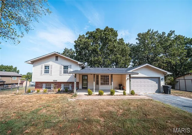 Single family home for sale at 103 Carolyn St, Waynesville, MO 65583 | MLS# MIS26057057