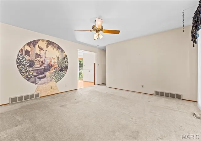 Photo 4 of Single family home for sale at 19 W Meadow Ln, Ellisville, MO 63021 | MLS# MIS26057084 | Listing updated on 2026-09-14