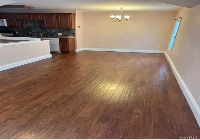 Photo 3 of Single family home for sale at 1016 N W End Blvd, Cape Girardeau, MO 63701 | MLS# MIS26057148 | Listing updated on 2026-09-12