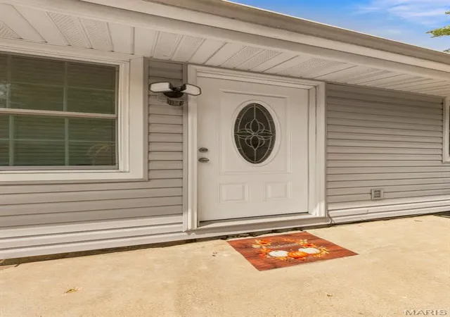 Photo 4 of Sale Pending at 419 N Lindsey Rd, Winfield, MO 63389 | MLS# MIS26057170 | Listing updated on 2026-09-12