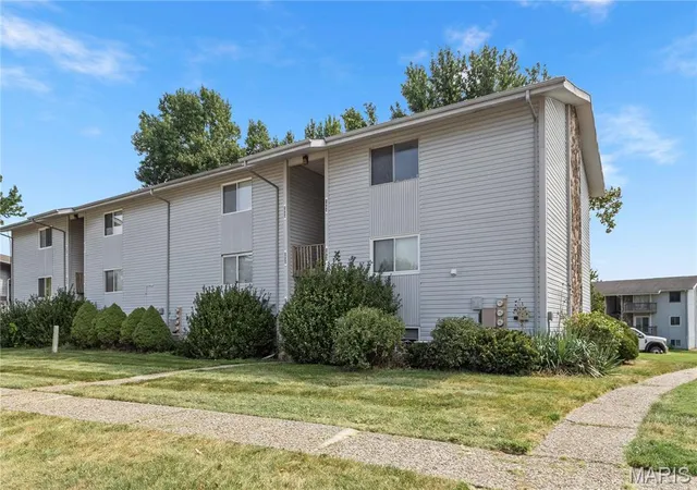 Condo for sale at 1941 Gascony Parc Dr #1941, Lake Saint Louis, MO 63367 | MLS# MIS26057230