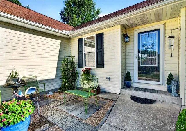 Photo 3 of Single family home for sale at 813 Oxford Dr, Rolla, MO 65401 | MLS# MIS26057269 | Listing updated on 2026-09-25