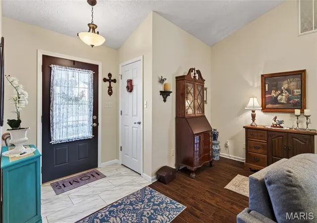 Photo 3 of Single family home for sale at 813 Oxford Dr, Rolla, MO 65401 | MLS# MIS26057269 | Listing updated on 2026-09-25