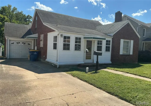Photo 1 of Single family home for sale at 412 W Springfield Ave, Union, MO 63084 | MLS# MIS26057278 | Listing updated on 2026-09-11
