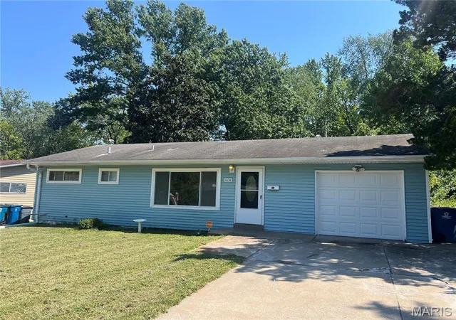 Photo 2 of Single family home for sale at 1636 Maldon Ln, Saint Louis, MO 63136 | MLS# MIS26057302 | Listing updated on 2026-10-02