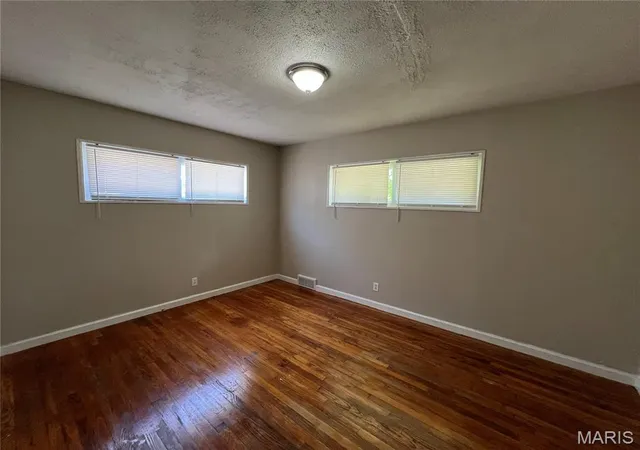 Photo 3 of Single family home for sale at 1636 Maldon Ln, Saint Louis, MO 63136 | MLS# MIS26057302 | Listing updated on 2026-10-02