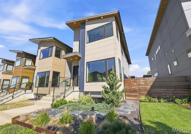 Single family home for sale at 4425 Vista Ave, Saint Louis, MO 63110 | MLS# MIS26057336