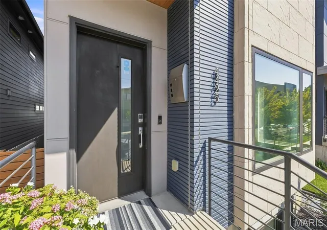 Photo 3 of Single family home for sale at 4425 Vista Ave, Saint Louis, MO 63110 | MLS# MIS26057336 | Listing updated on 2026-10-16