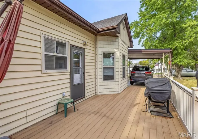 Photo 3 of Sale Pending at 723 Rock Rd, De Soto, MO 63020 | MLS# MIS26057344 | Listing updated on 2026-09-14