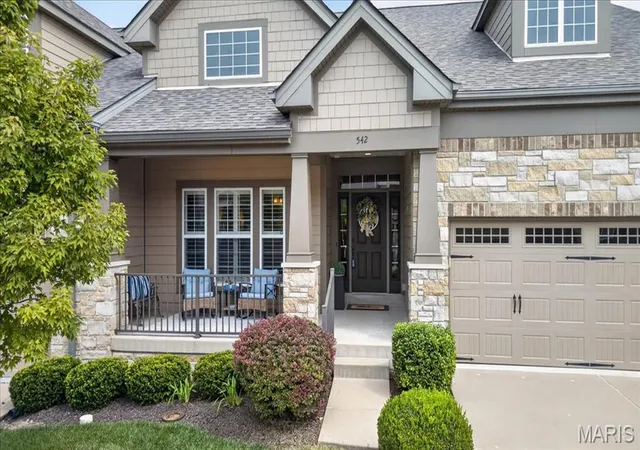Photo 2 of Sale Pending at 542 Triton Way Dr, Ballwin, MO 63011 | MLS# MIS26057382 | Listing updated on 2026-09-14