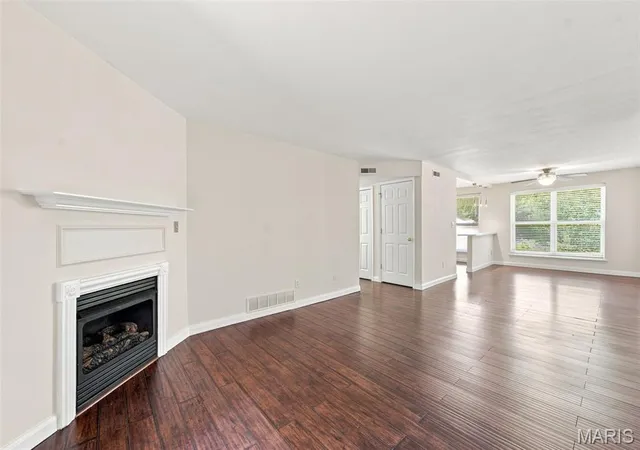 Photo 3 of Sale Pending at 1920 Hunting Lake Ct #302, Saint Louis, MO 63122 | MLS# MIS26057388 | Listing updated on 2026-09-14