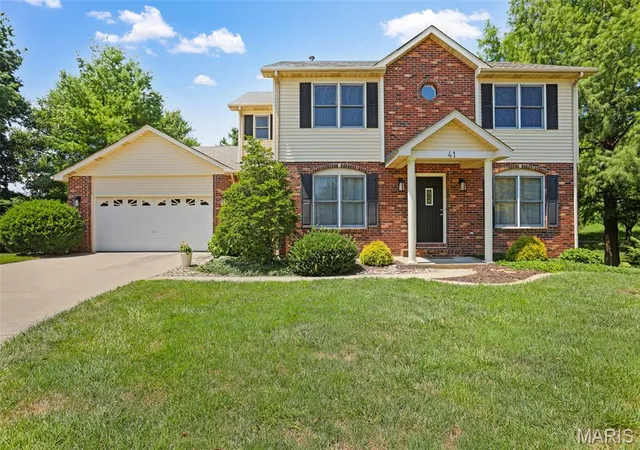 Photo 1 of Sale Pending at 41 Ernst Dr, Glen Carbon, IL 62034 | MLS# MIS26057389 | Listing updated on 2026-09-12