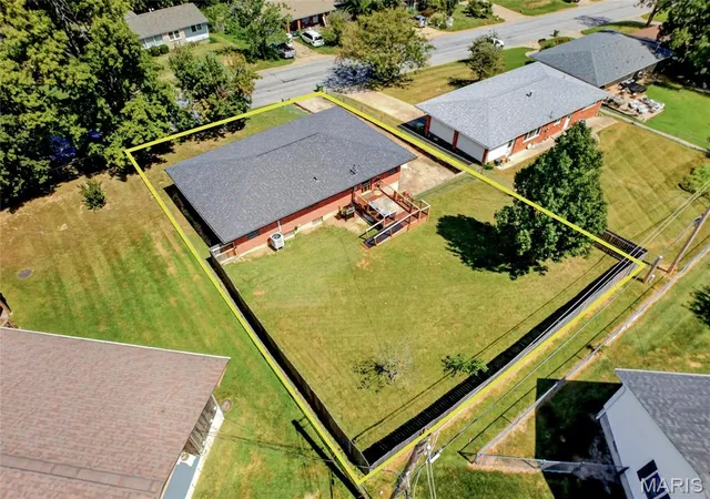 Photo 3 of Sale Pending at 1004 E 9th Street, Rolla, MO 65401 | MLS# MIS26057410 | Listing updated on 2026-10-07