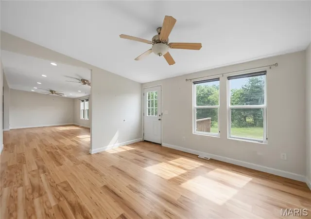 Photo 4 of Manufactured home for sale at 25484 Sky Dr, Warrenton, MO 63383 | MLS# MIS26057419 | Listing updated on 2026-10-08