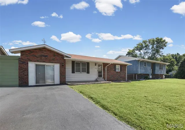 Photo 3 of Single family home for sale at 2005 Louise Ave, East Saint Louis, IL 62206 | MLS# MIS26057428 | Listing updated on 2026-09-14