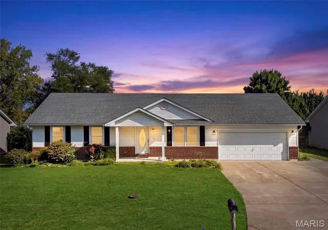 Single family home for sale at 1009 Southway Dr, Bowling Green, MO 63334 | MLS# MIS26057434