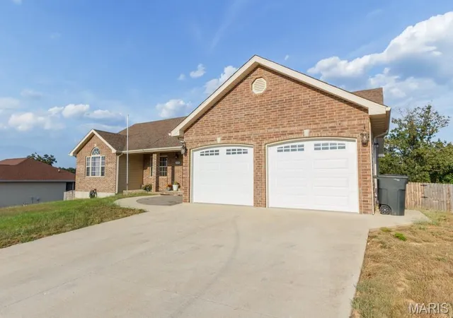 Photo 2 of Single family home for sale at 109 Paradise St, Waynesville, MO 65583 | MLS# MIS26057437 | Listing updated on 2026-09-11