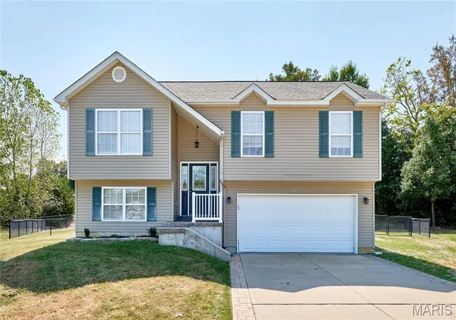 Photo 2 of Single family home for sale at 381 Gardenia Dr, Troy, MO 63379 | MLS# MIS26057483 | Listing updated on 2026-09-15