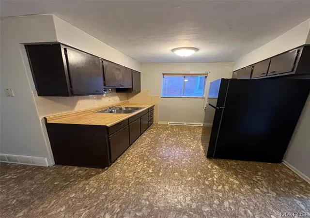 Listing Photo 5 - Condo for sale in building located at 3628 Arkansas Ave, Saint Louis, MO 63118