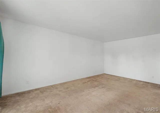 Photo 3 of Single family home for sale at 2025 Derhake Rd, Florissant, MO 63033 | MLS# MIS26057536 | Listing updated on 2026-09-28