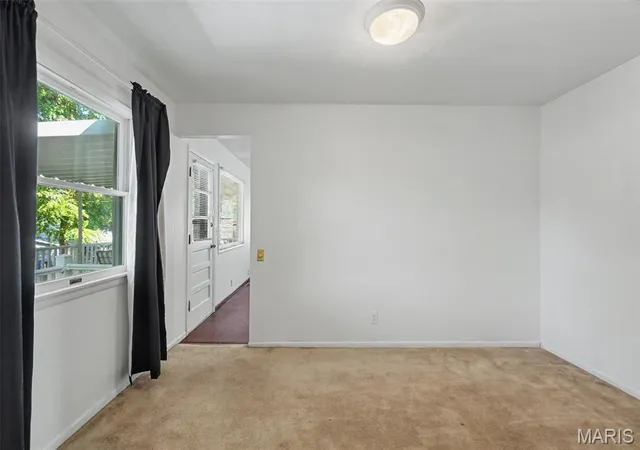 Photo 4 of Single family home for sale at 2025 Derhake Rd, Florissant, MO 63033 | MLS# MIS26057536 | Listing updated on 2026-09-28
