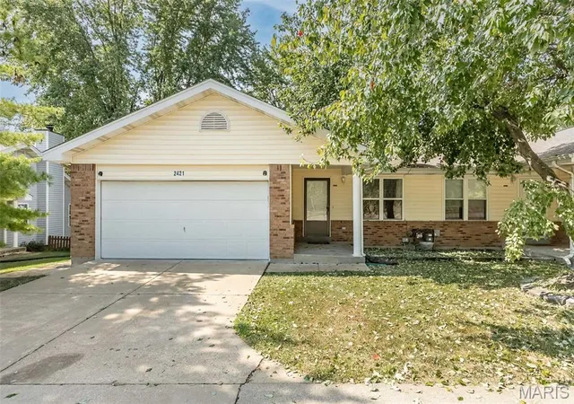 Photo 1 of Single family home for sale at 2421 Muegge Rd, Saint Charles, MO 63303 | MLS# MIS26057565 | Listing updated on 2026-09-30