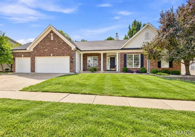 Photo 1 of Single family home for sale at 656 Meramec View Dr, Eureka, MO 63025 | MLS# MIS26057576 | Listing updated on 2026-09-24