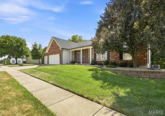 Photo 2 of Single family home for sale at 656 Meramec View Dr, Eureka, MO 63025 | MLS# MIS26057576 | Listing updated on 2026-09-24