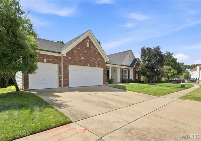 Photo 3 of Single family home for sale at 656 Meramec View Dr, Eureka, MO 63025 | MLS# MIS26057576 | Listing updated on 2026-09-24