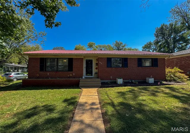 Photo 1 of Sale Pending at 808 Taylor Ave, Farmington, MO 63640 | MLS# MIS26057585 | Listing updated on 2026-09-11