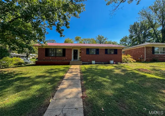 Photo 2 of Sale Pending at 808 Taylor Ave, Farmington, MO 63640 | MLS# MIS26057585 | Listing updated on 2026-09-11