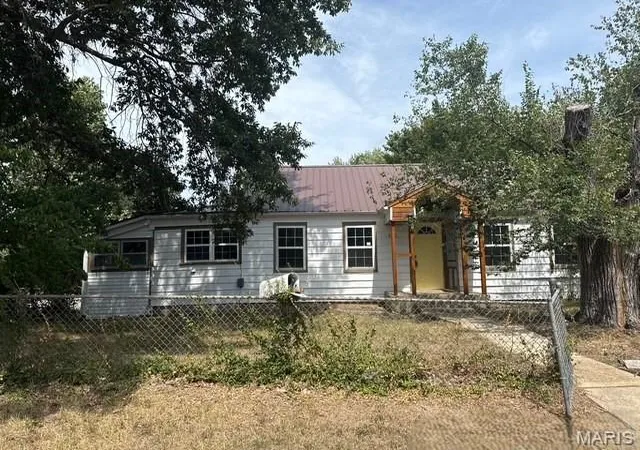 Photo 1 of Sale Pending at 286 Polk St, Lebanon, MO 65536 | MLS# MIS26057659 | Listing updated on 2026-09-15