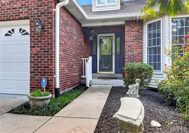 Photo 3 of Single family home for sale at 5522 Heather Blf Ct, Saint Louis, MO 63128 | MLS# MIS26057684 | Listing updated on 2026-09-11