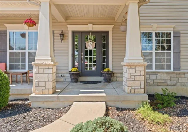 Photo 2 of Single family home for sale at 35 W Hampton Ridge Ct, Wentzville, MO 63385 | MLS# MIS26057691 | Listing updated on 2026-09-11