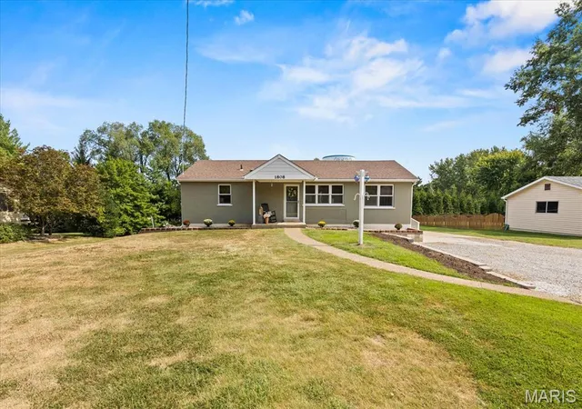 Photo 1 of Sale Pending at 1808 Cherry Tree St, Saint Peters, MO 63376 | MLS# MIS26057703 | Listing updated on 2026-09-15