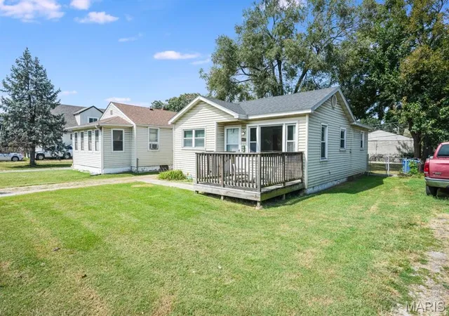 Photo 2 of Sale Pending at 2627 Washington Ave, Granite City, IL 62040 | MLS# MIS26057738 | Listing updated on 2026-09-15