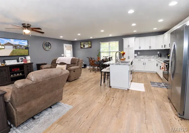 Photo 3 of Single family home for sale at 1404 Jessalinn Dr, Lebanon, MO 65536 | MLS# MIS26057753 | Listing updated on 2026-09-14