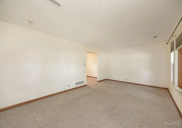 Photo 4 of Single family home for sale at 328 Veach Dr, Fairview Heights, IL 62208 | MLS# MIS26057768 | Listing updated on 2026-09-15