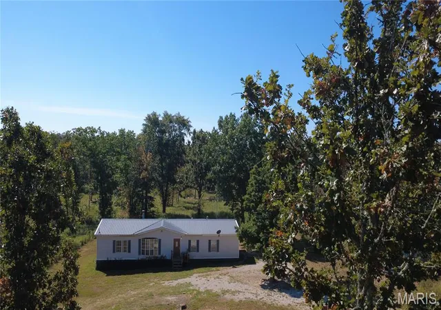 Photo 2 of Manufactured home for sale at 21806 King Dr, Summersville, MO 65571 | MLS# MIS26057771 | Listing updated on 2026-09-09