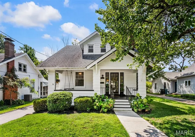 Photo 1 of Sale Pending at 400 E Adams Ave, Saint Louis, MO 63122 | MLS# MIS26057791 | Listing updated on 2026-09-15