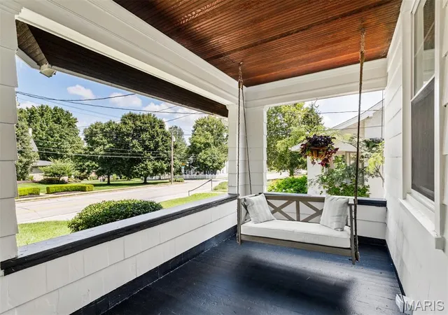 Photo 3 of Sale Pending at 400 E Adams Ave, Saint Louis, MO 63122 | MLS# MIS26057791 | Listing updated on 2026-09-15