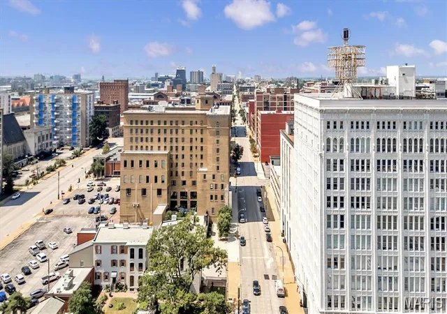 Photo 2 of Condo for sale at 1501 Locust St #405, Saint Louis, MO 63103 | MLS# MIS26057813 | Listing updated on 2026-09-14