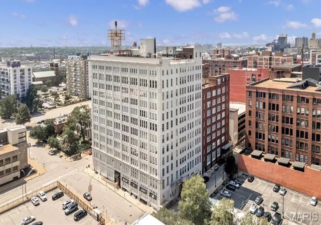 Photo 3 of Condo for sale at 1501 Locust St #405, Saint Louis, MO 63103 | MLS# MIS26057813 | Listing updated on 2026-09-14