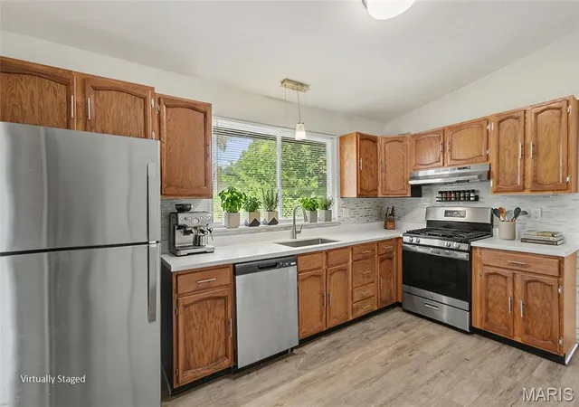 Photo 3 of Single family home for sale at 4 Colt Cir, Florissant, MO 63033 | MLS# MIS26057817 | Listing updated on 2026-09-11