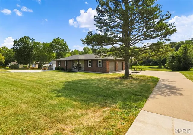 Photo 3 of Single family home for sale at 4230 Hwy P, Wentzville, MO 63385 | MLS# MIS26057847 | Listing updated on 2026-09-12