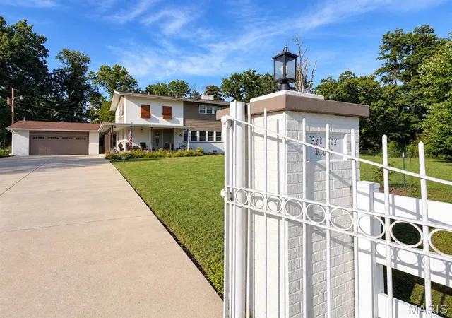 Photo 2 of Sale Pending at 8309 Lebanon Rd, Troy, IL 62294 | MLS# MIS26057852 | Listing updated on 2026-09-14